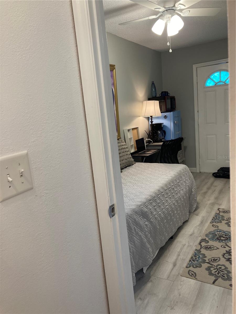 Image 5 of 7 For 914 8th Street N