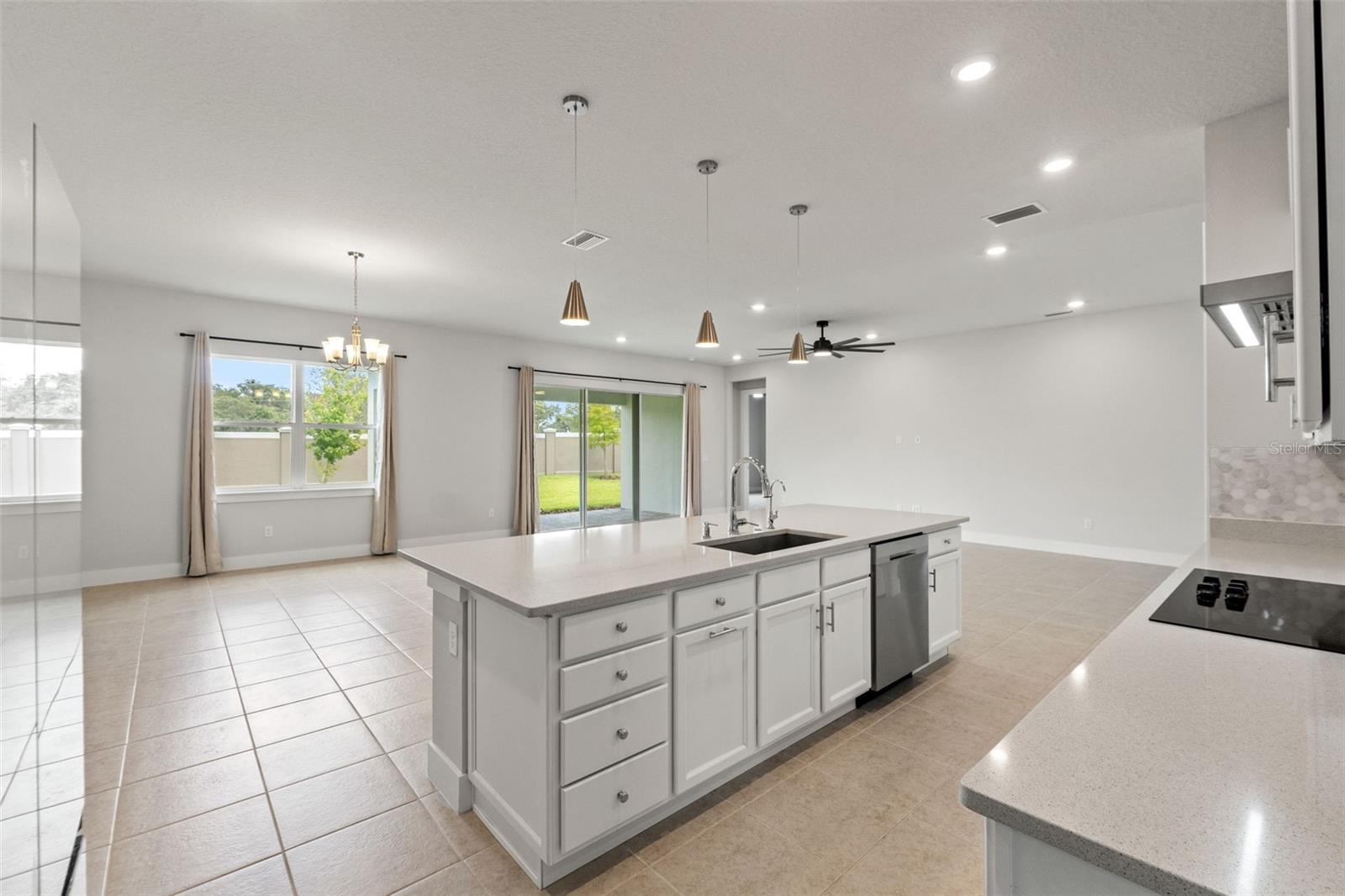 Image 17 of 92 For 8353 Ivy Stark Boulevard