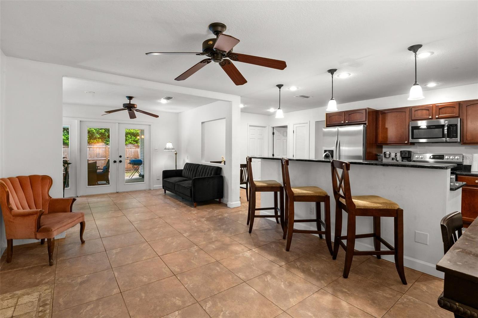 Image 12 of 38 For 2580 Redwood Way