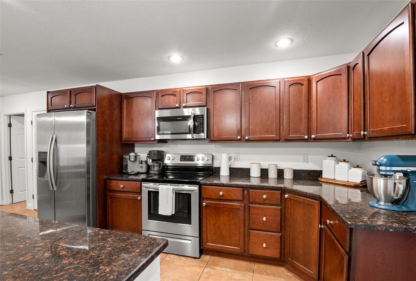 Image 13 of 38 For 2580 Redwood Way