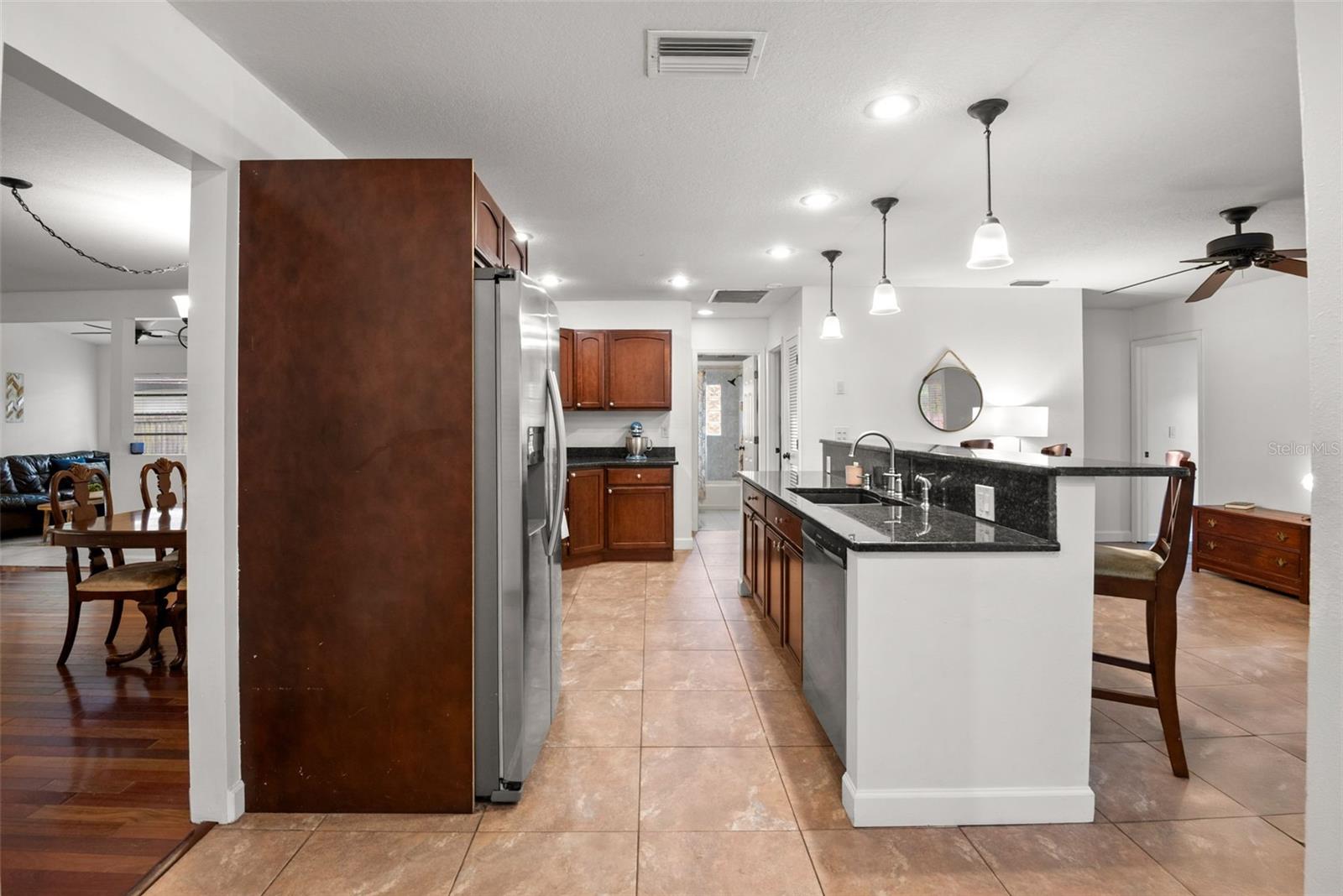 Image 14 of 38 For 2580 Redwood Way