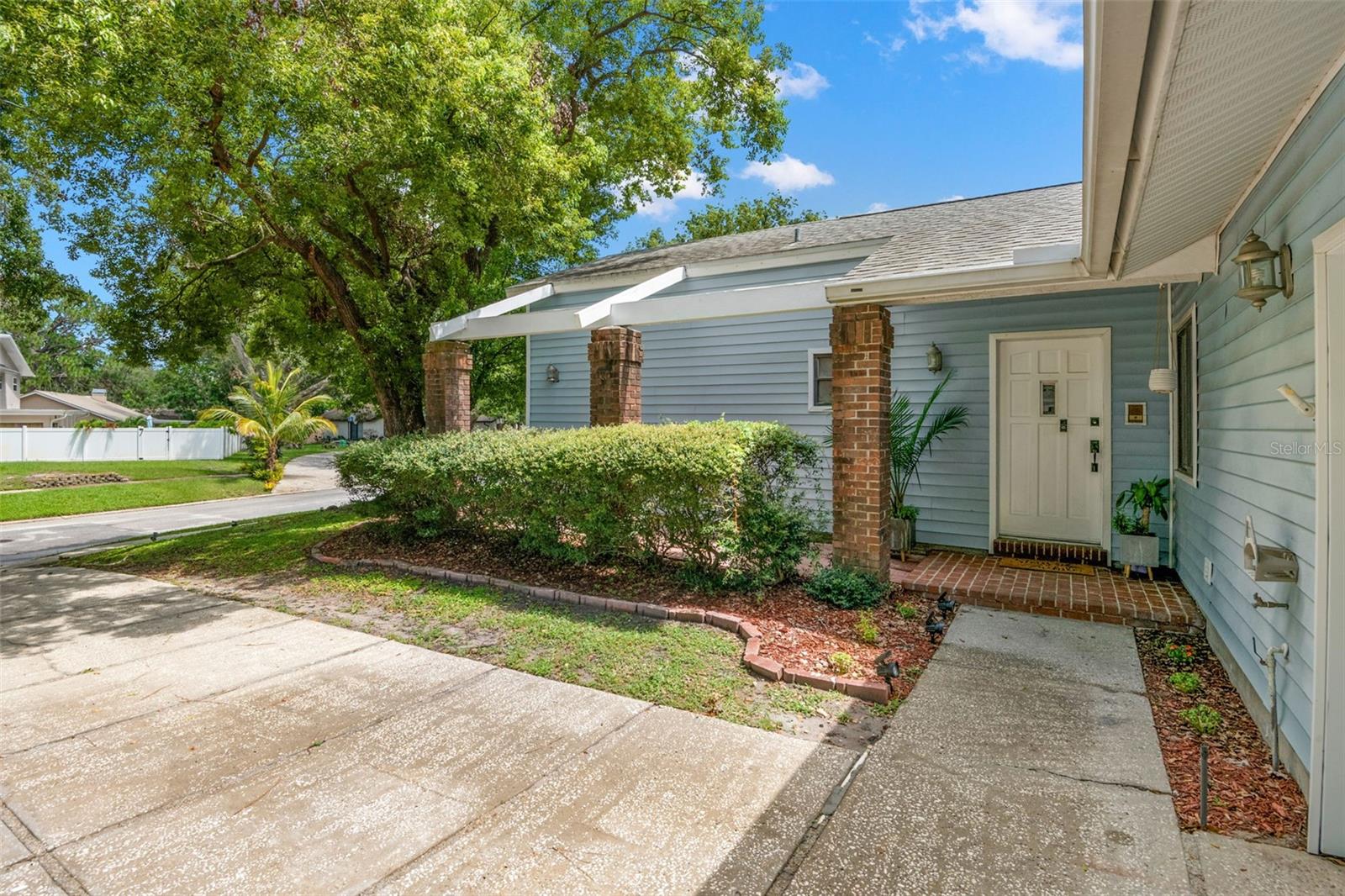 Image 2 of 38 For 2580 Redwood Way