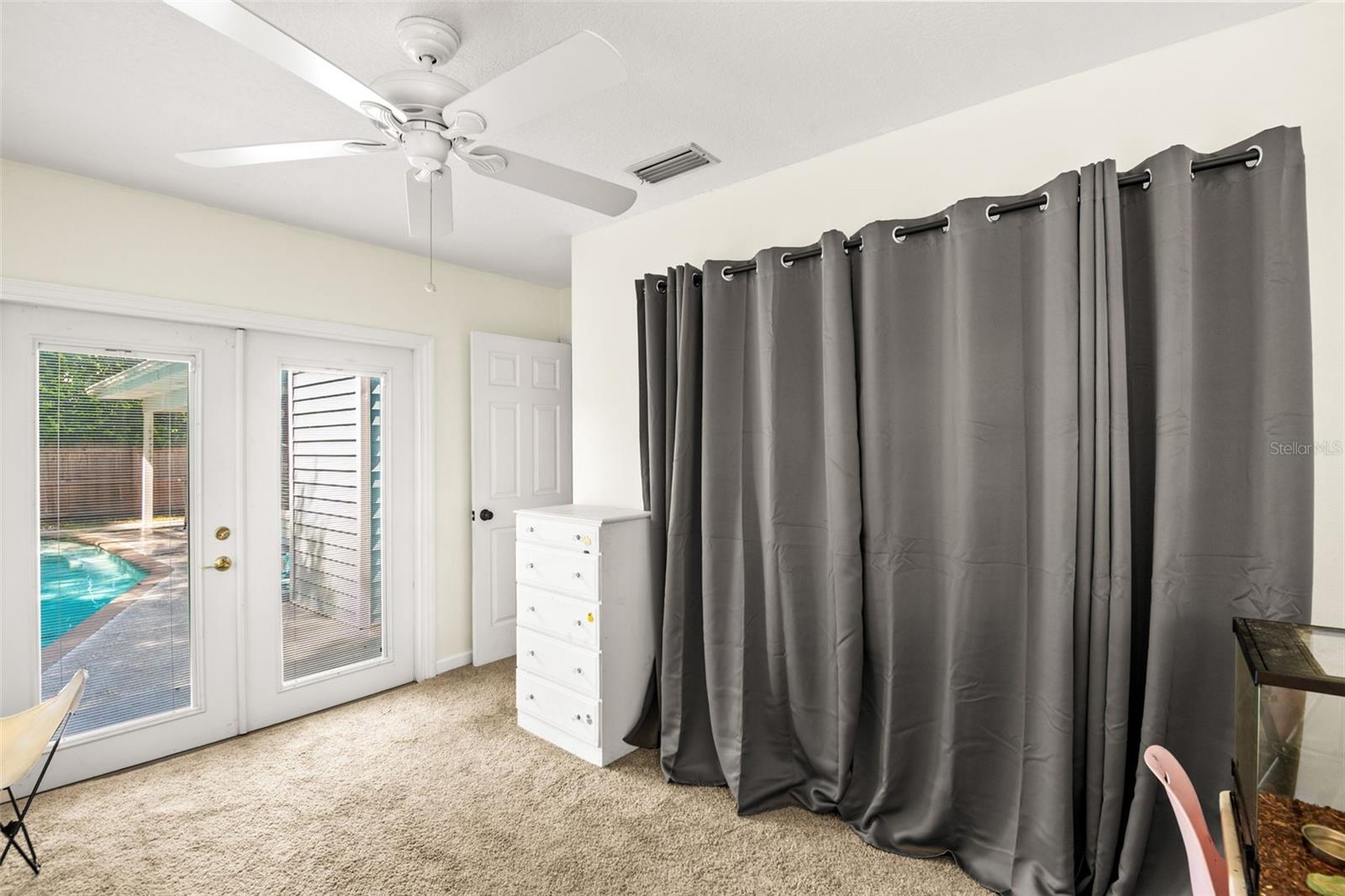 Image 23 of 38 For 2580 Redwood Way