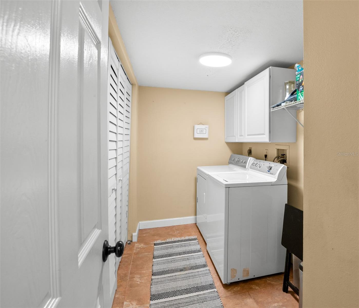 Image 25 of 38 For 2580 Redwood Way