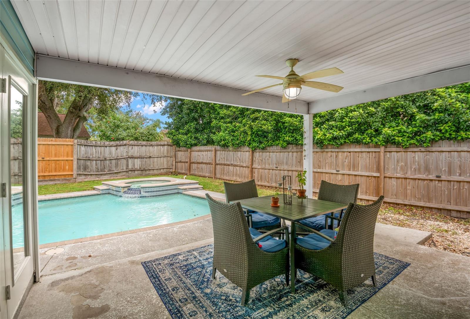 Image 26 of 38 For 2580 Redwood Way