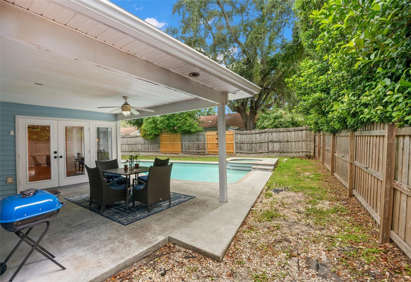 Image 29 of 38 For 2580 Redwood Way