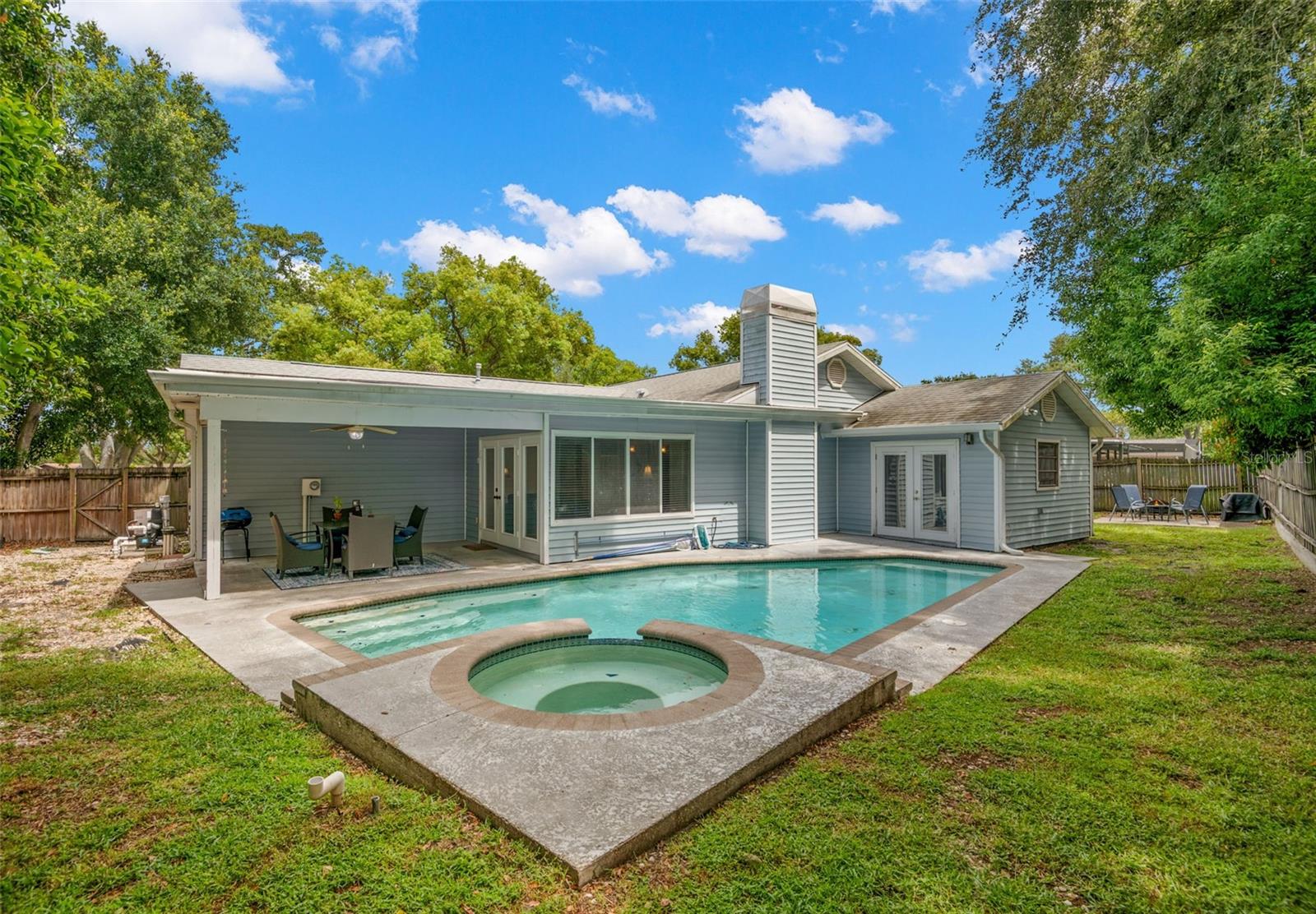 Image 30 of 38 For 2580 Redwood Way