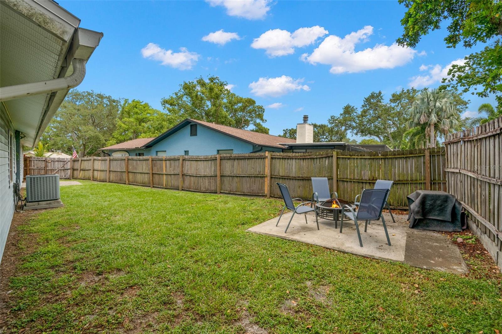 Image 31 of 38 For 2580 Redwood Way