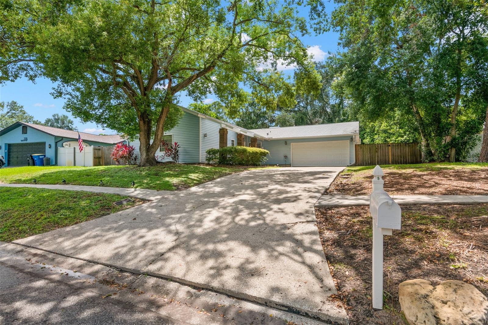 Image 33 of 38 For 2580 Redwood Way