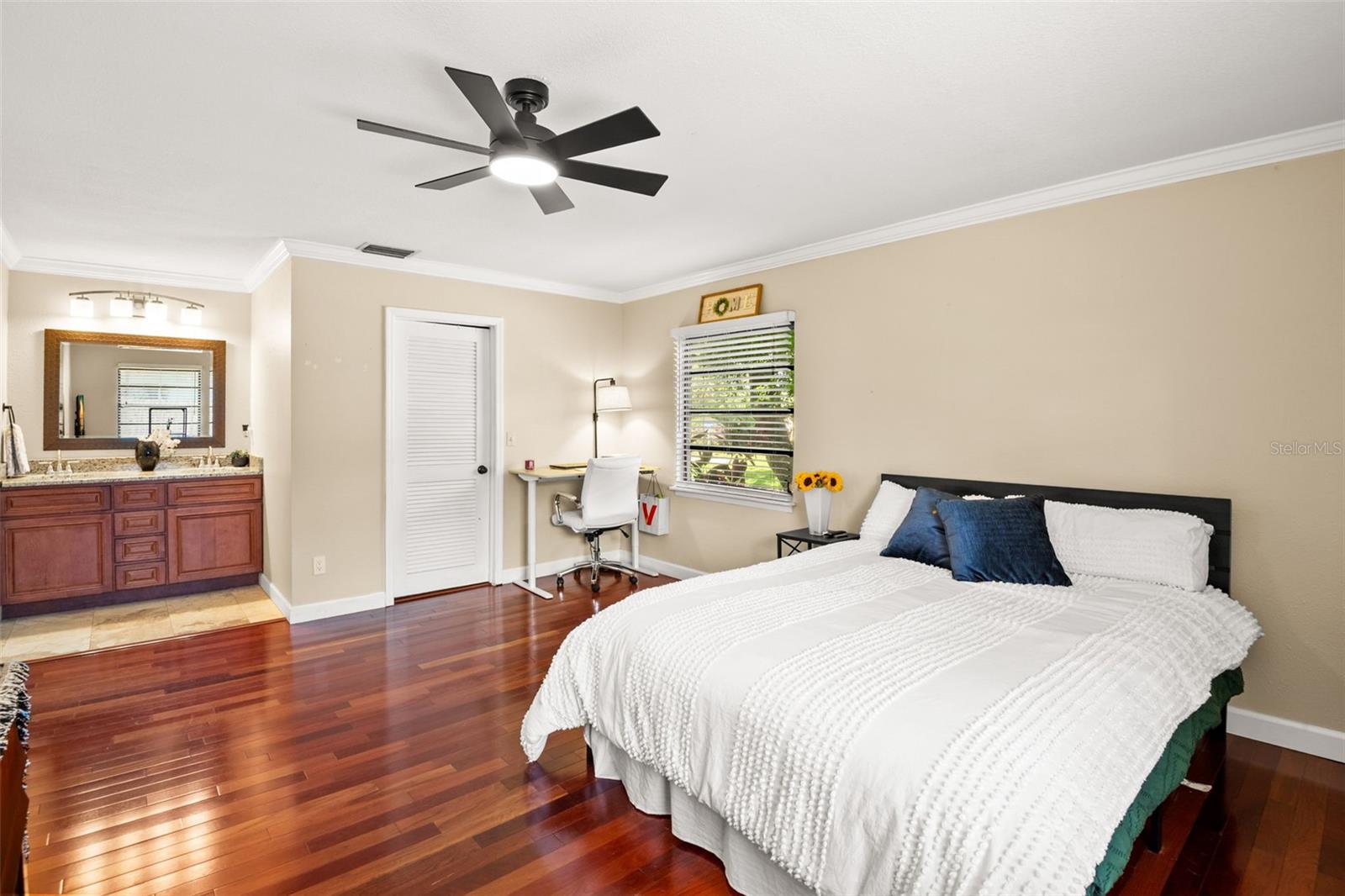 Image 8 of 38 For 2580 Redwood Way