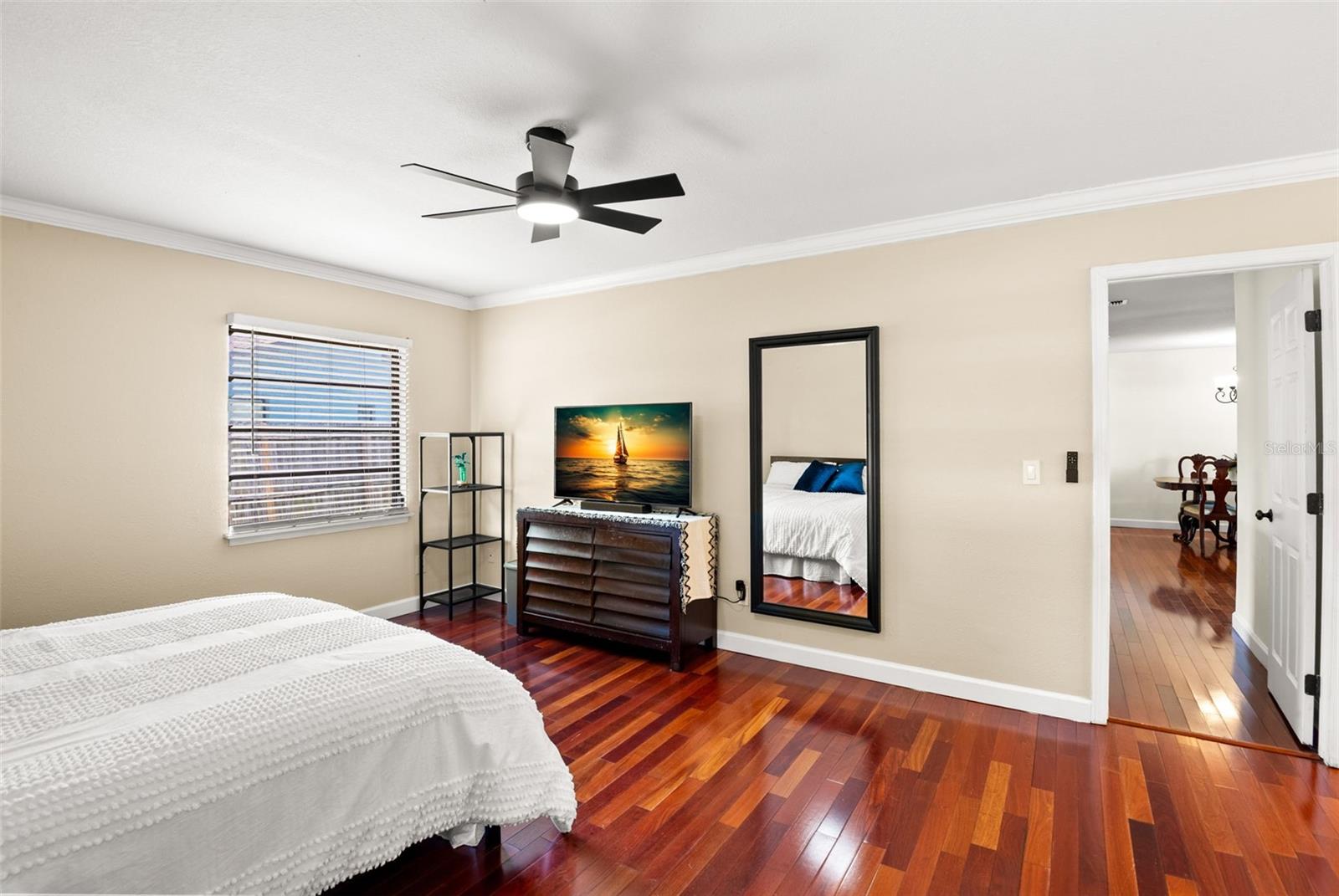Image 9 of 38 For 2580 Redwood Way
