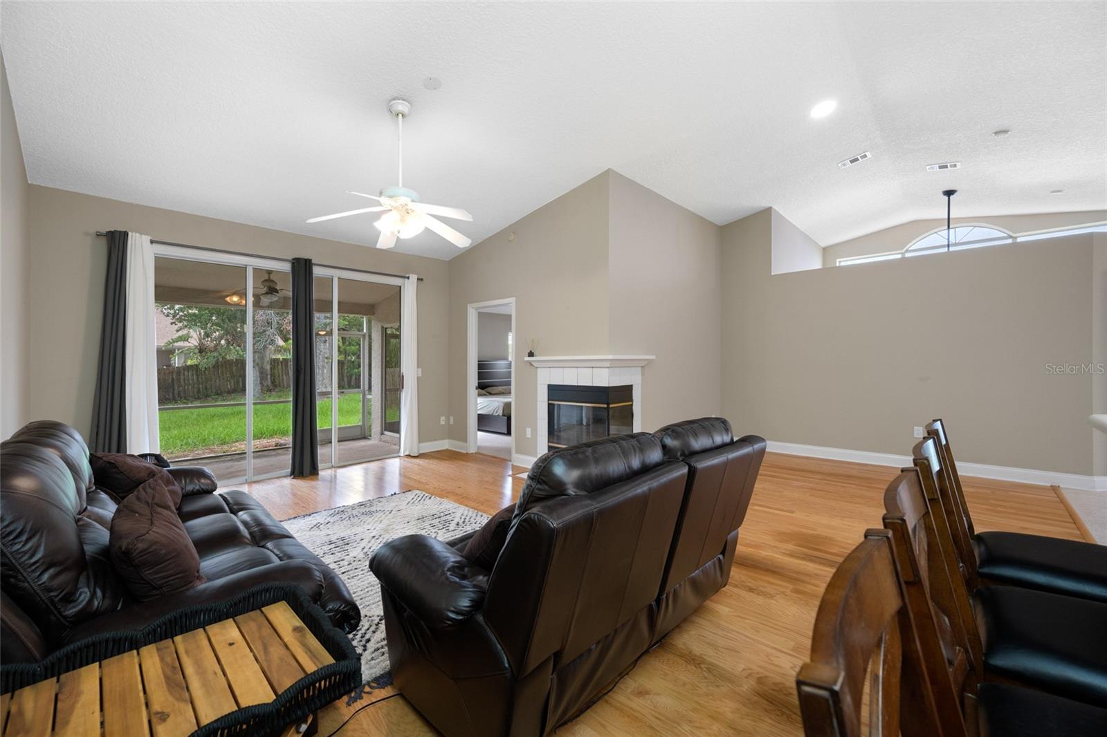 Image 16 of 79 For 3005 Pepperwood Lane W