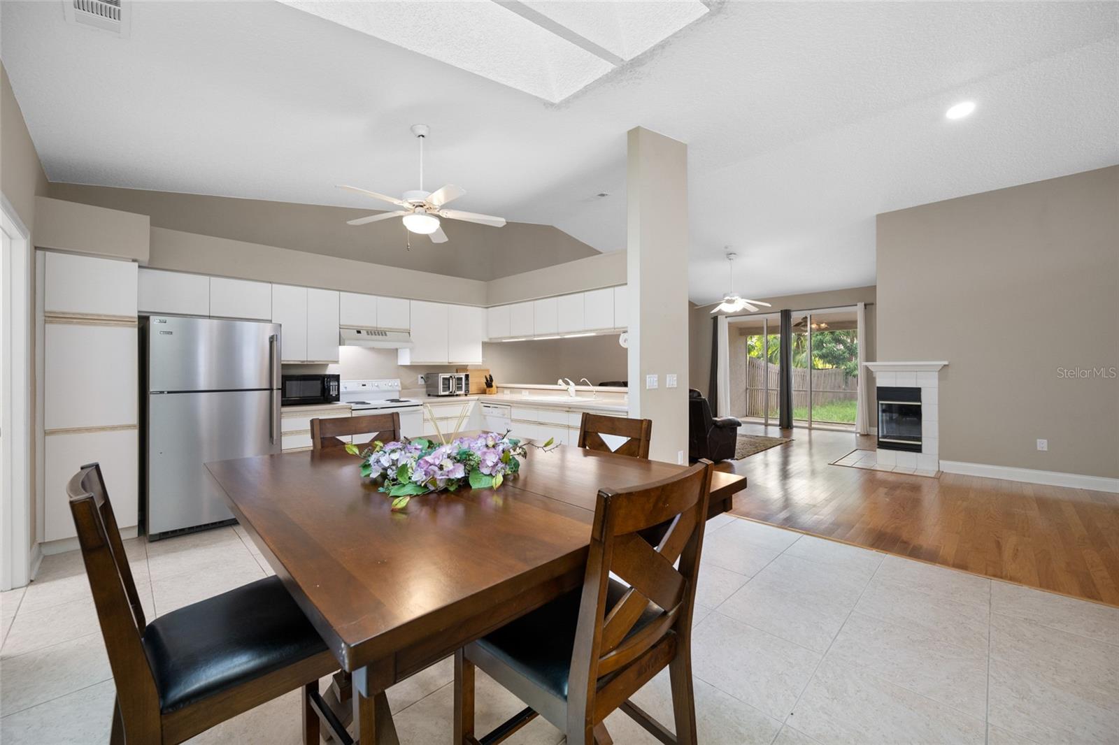 Image 9 of 79 For 3005 Pepperwood Lane W