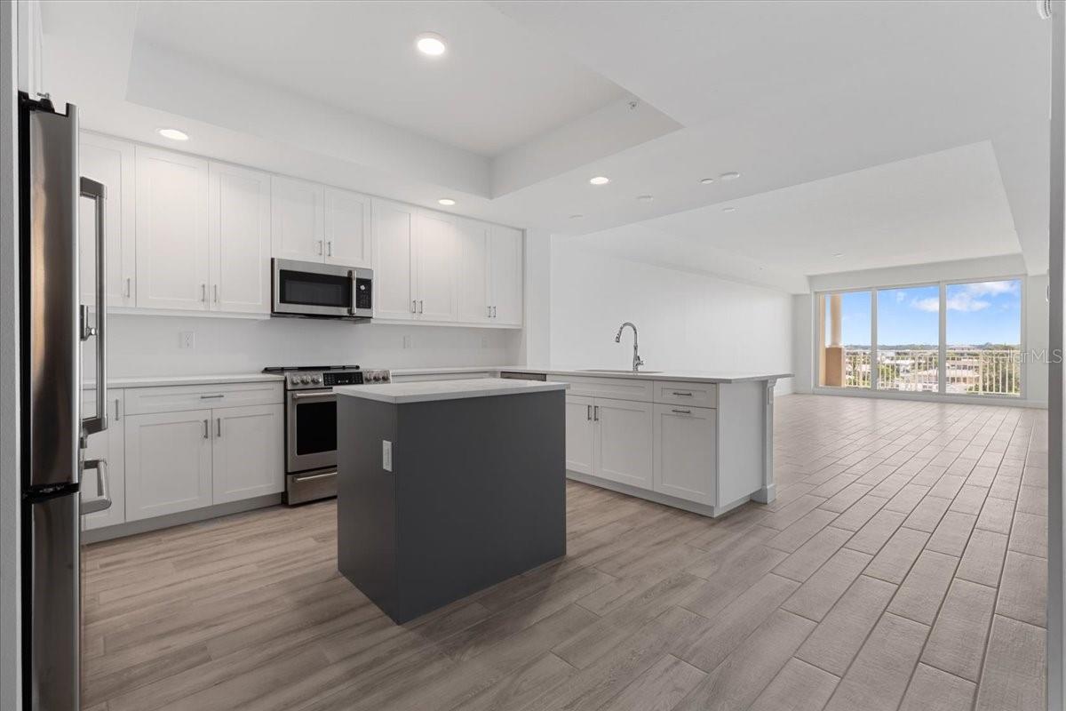 Image 10 of 34 For 125 Island Way 403