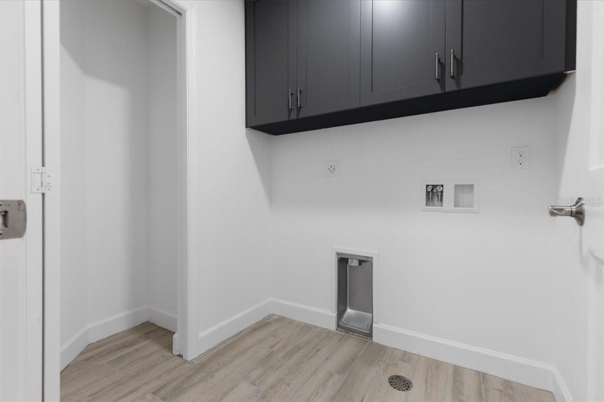 Image 33 of 34 For 125 Island Way 403