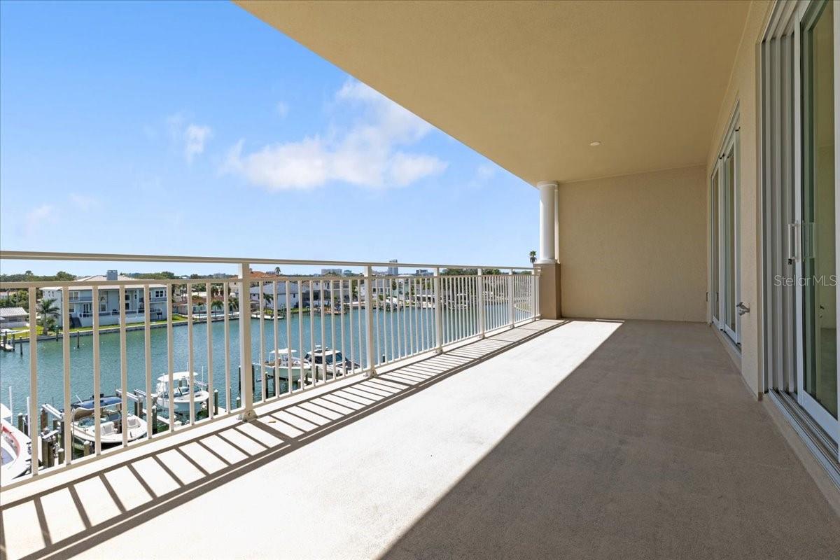 Image 6 of 34 For 125 Island Way 403