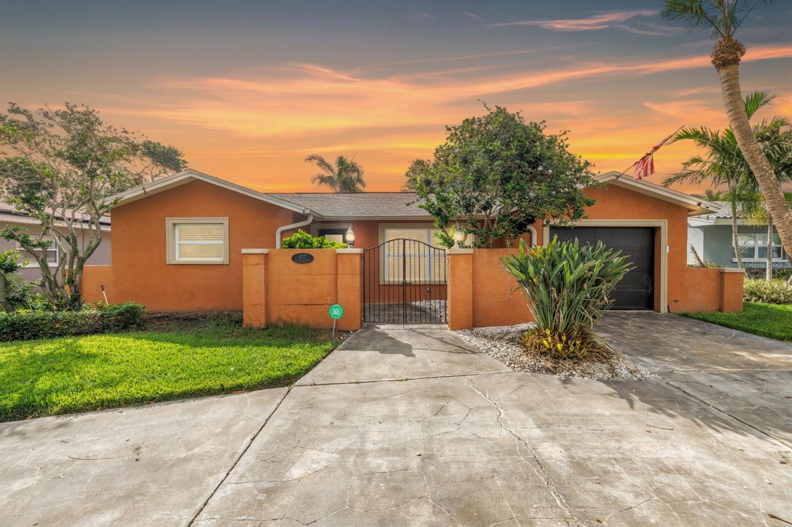 Details for 4037 Overlook Drive Ne, ST PETERSBURG, FL 33703