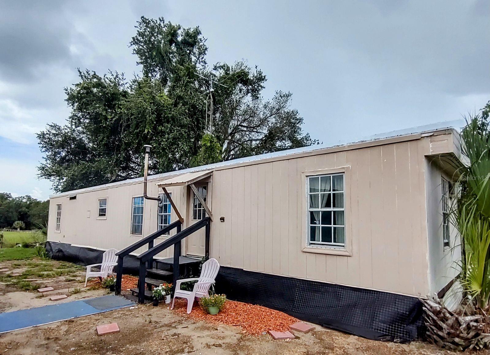 Image 3 of 17 For 17936 95th Street Road