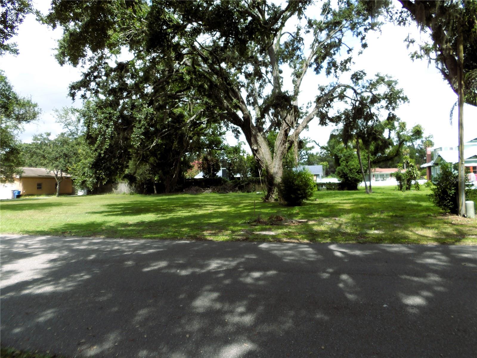 Image 4 of 5 For 310 Oak Avenue