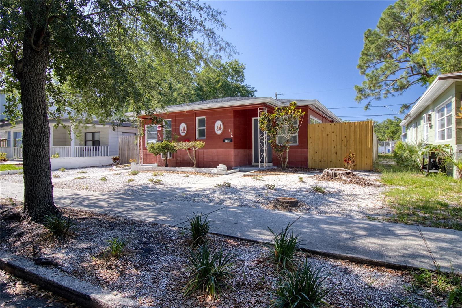 Image 2 of 34 For 636 15th Avenue S