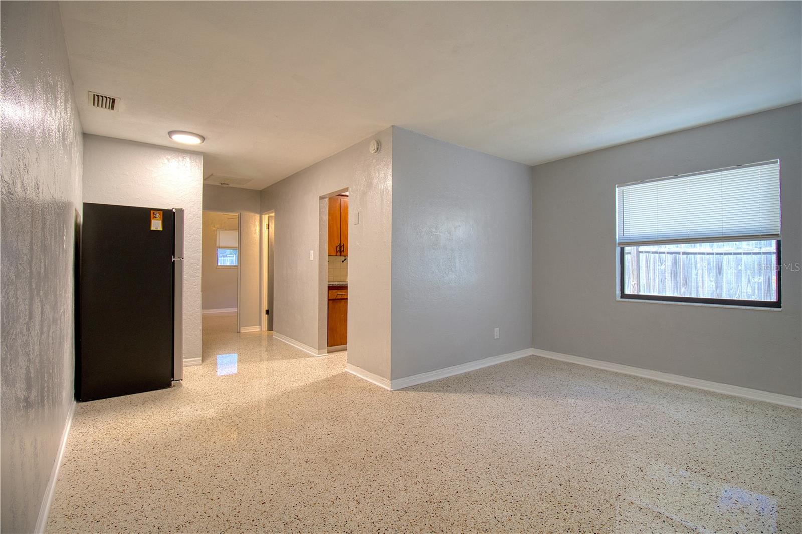 Image 9 of 34 For 636 15th Avenue S