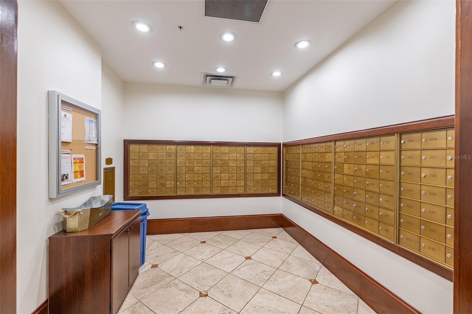 Image 20 of 53 For 345 Bayshore Boulevard 407