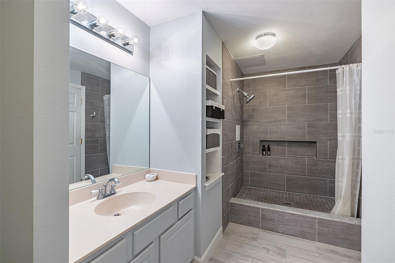 Image 41 of 53 For 345 Bayshore Boulevard 407