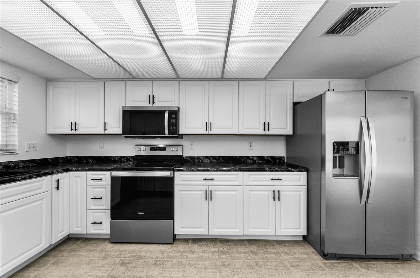 Image 16 of 75 For 3021 Countryside Boulevard 28a
