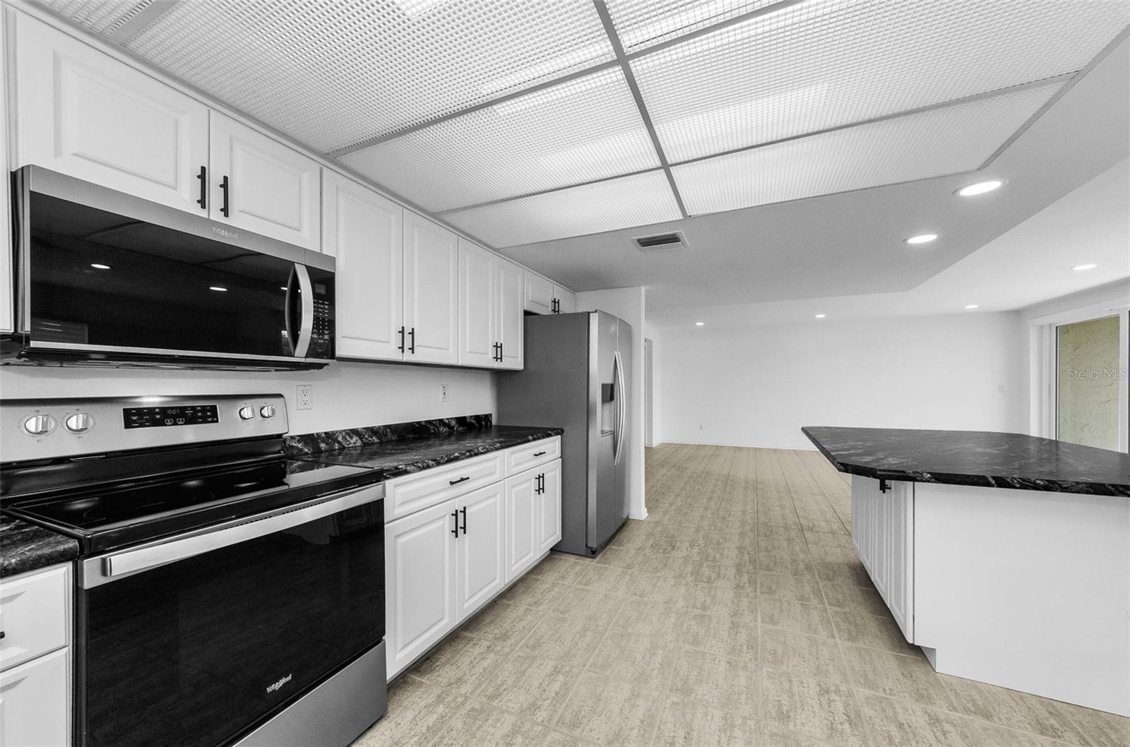 Image 20 of 75 For 3021 Countryside Boulevard 28a