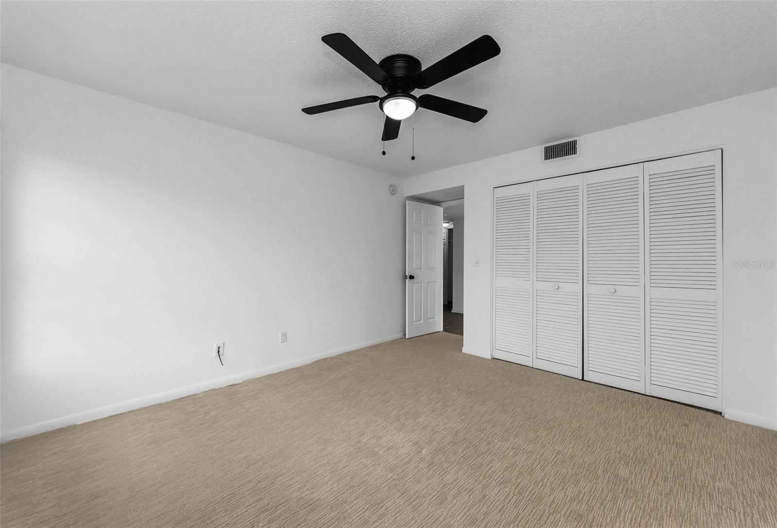 Image 33 of 75 For 3021 Countryside Boulevard 28a