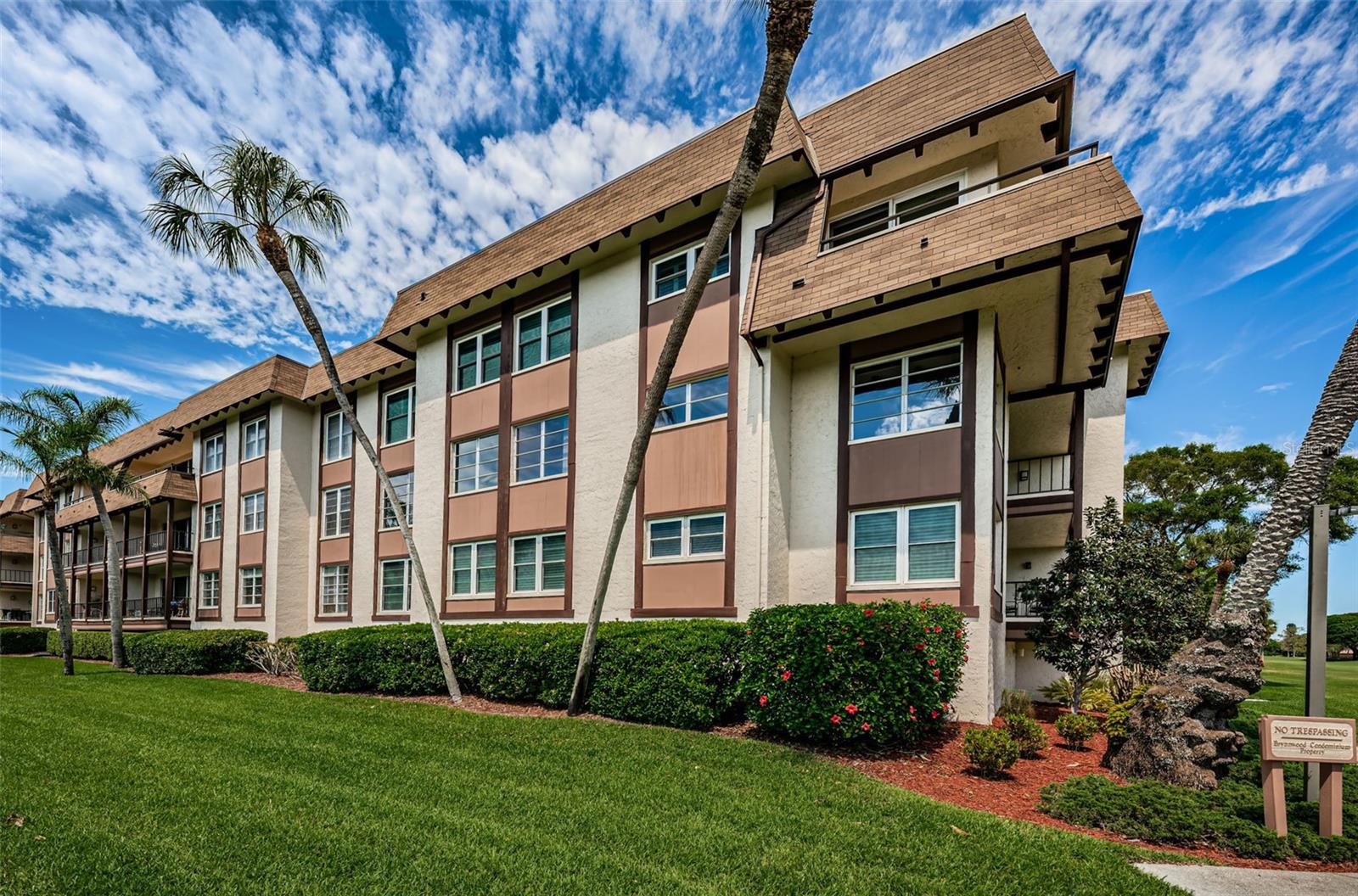 Image 45 of 75 For 3021 Countryside Boulevard 28a