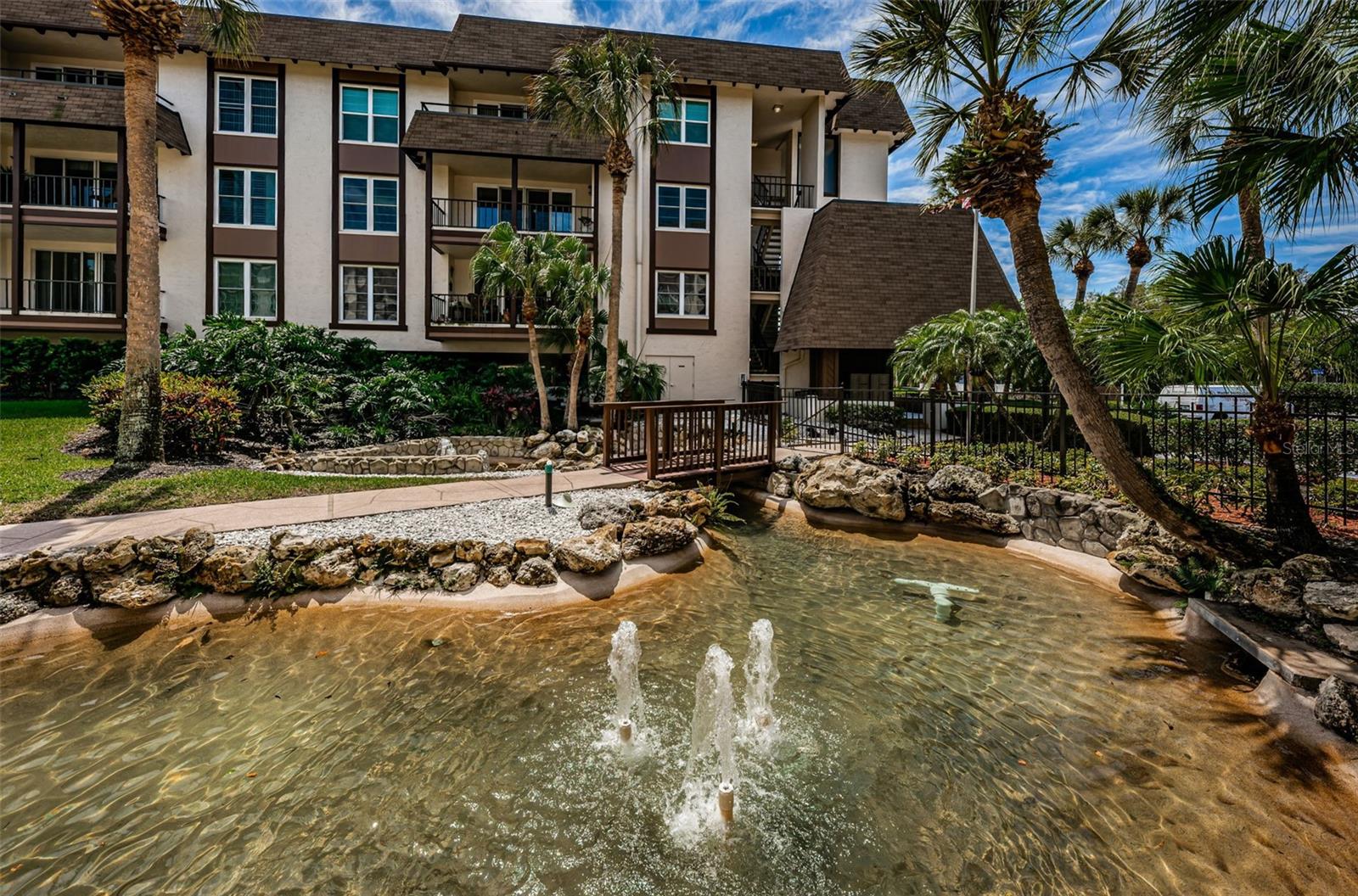 Image 60 of 75 For 3021 Countryside Boulevard 28a