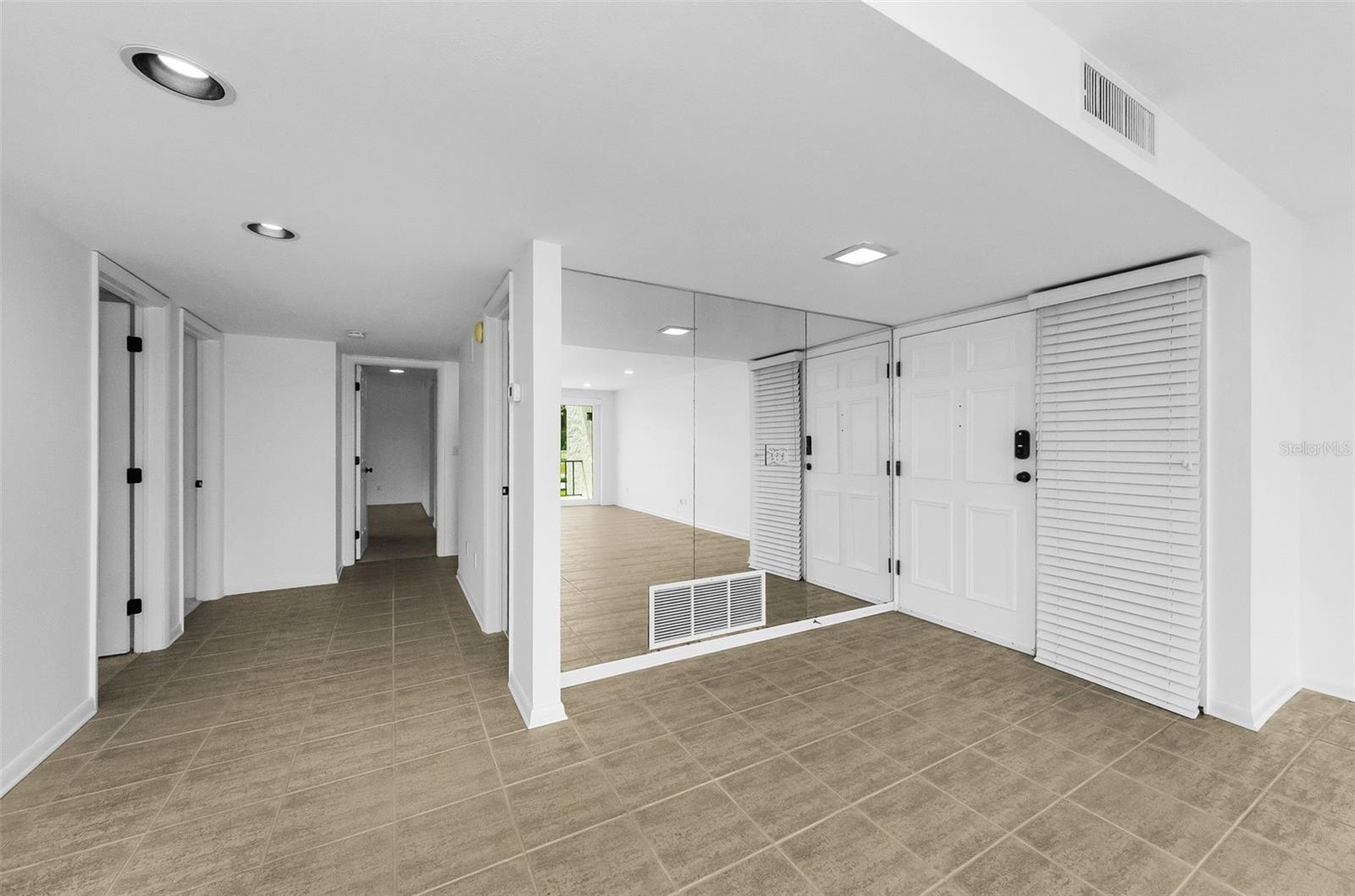 Image 7 of 75 For 3021 Countryside Boulevard 28a