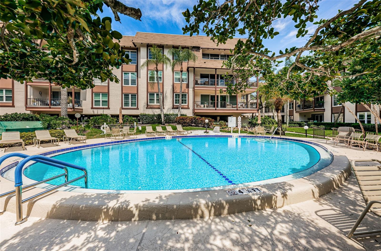Image 70 of 75 For 3021 Countryside Boulevard 28a