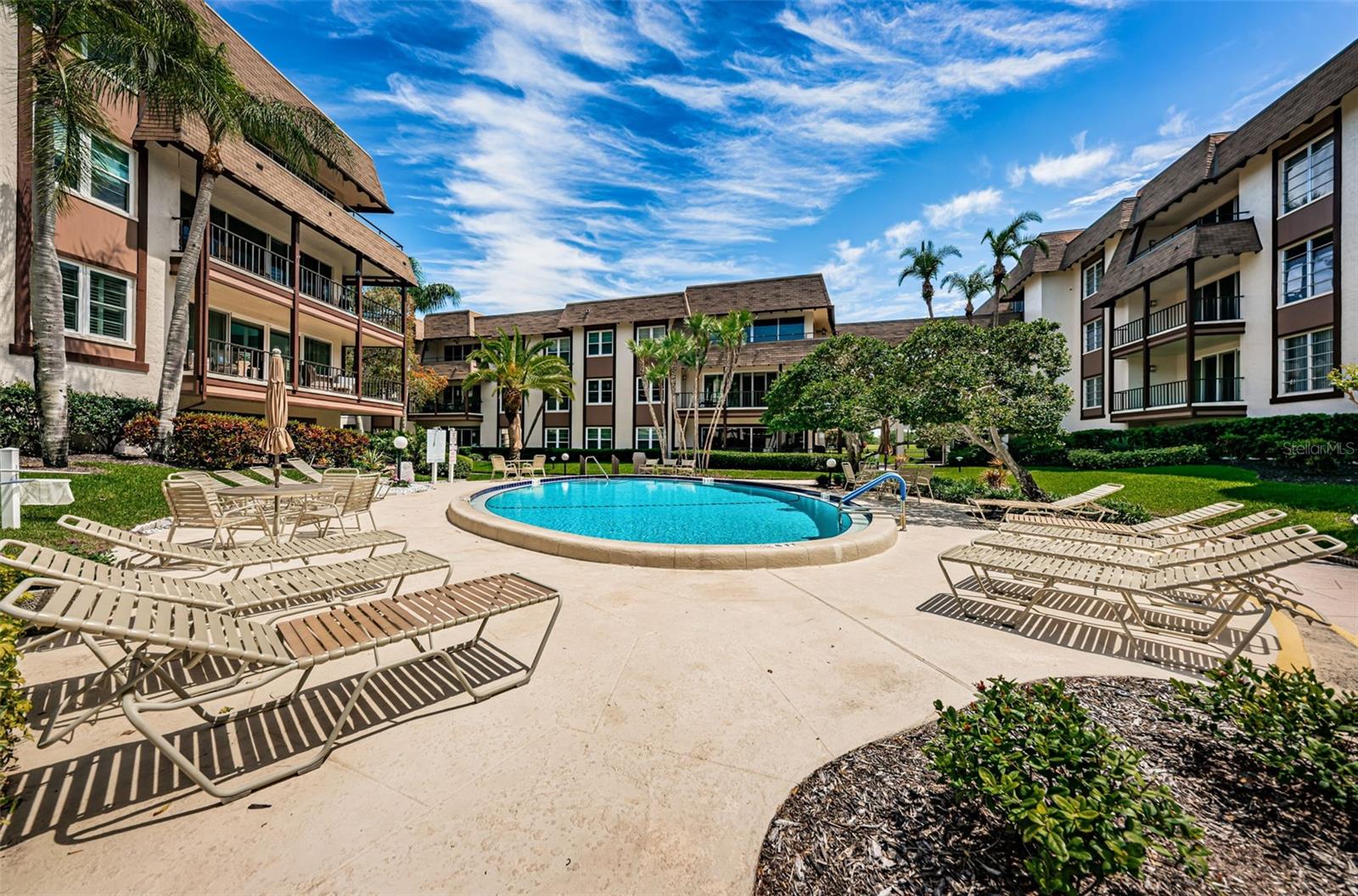 Image 71 of 75 For 3021 Countryside Boulevard 28a