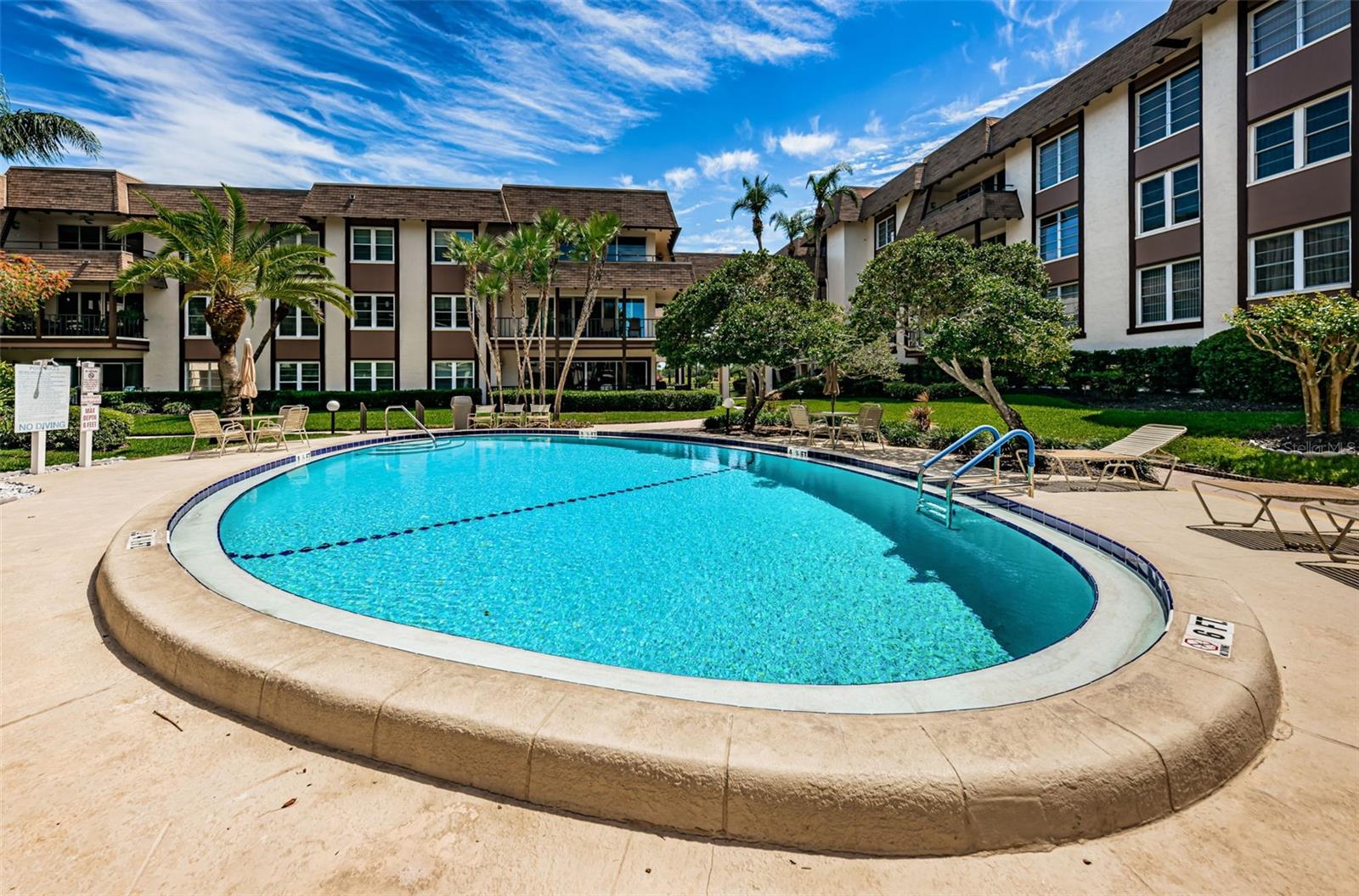 Image 72 of 75 For 3021 Countryside Boulevard 28a