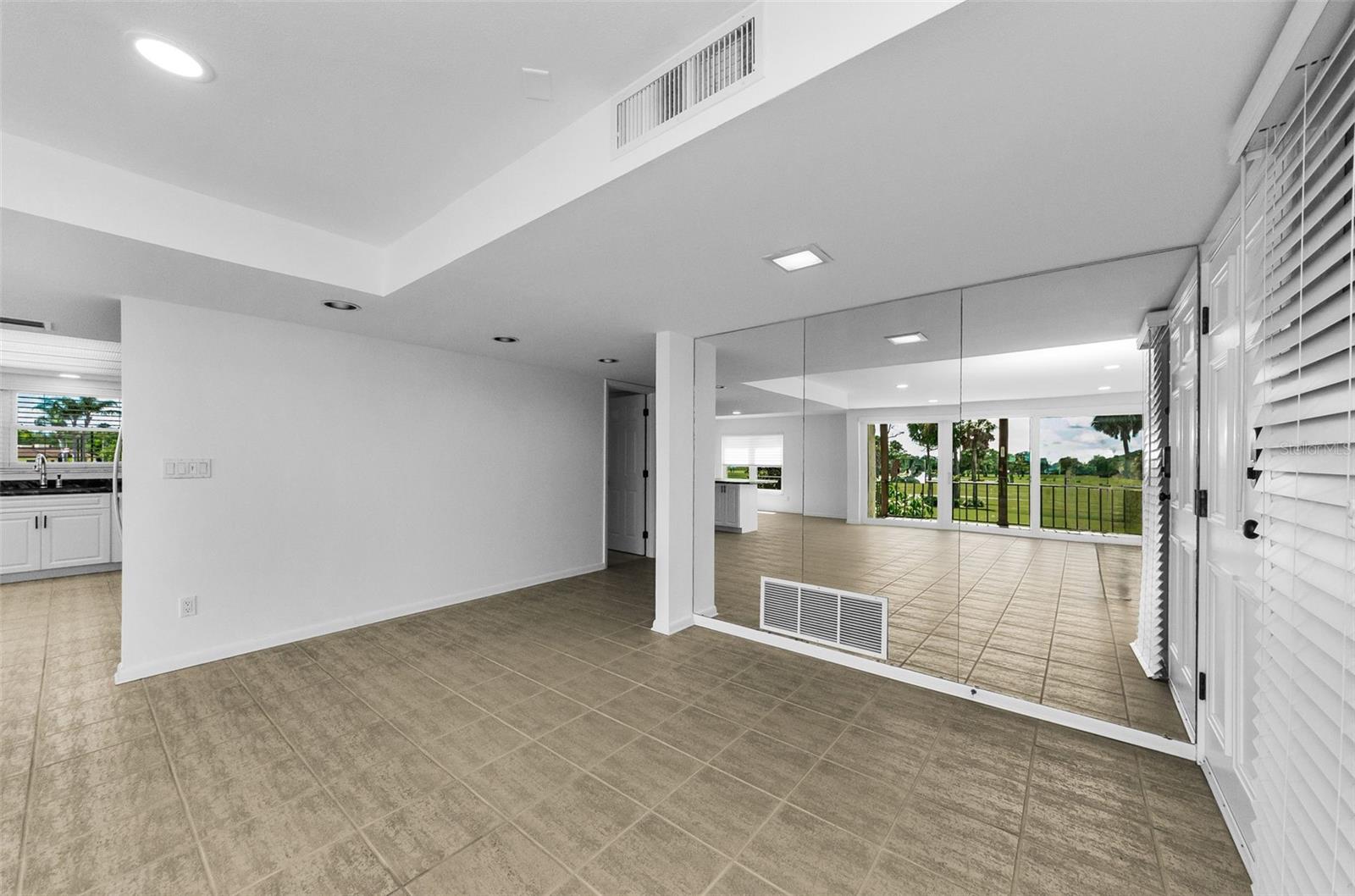 Image 8 of 75 For 3021 Countryside Boulevard 28a