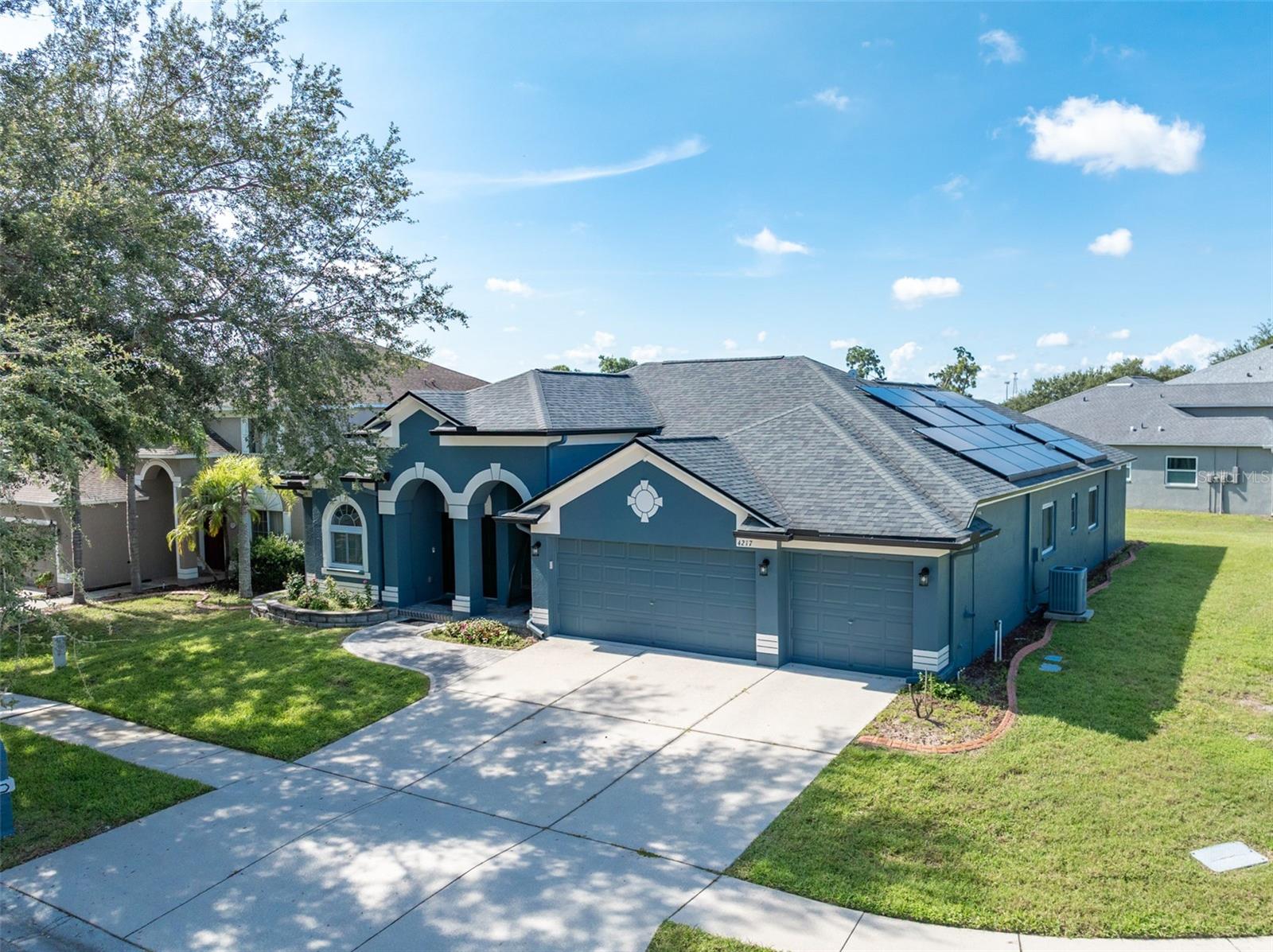Listing photo id 10 for 4217 Balington Drive