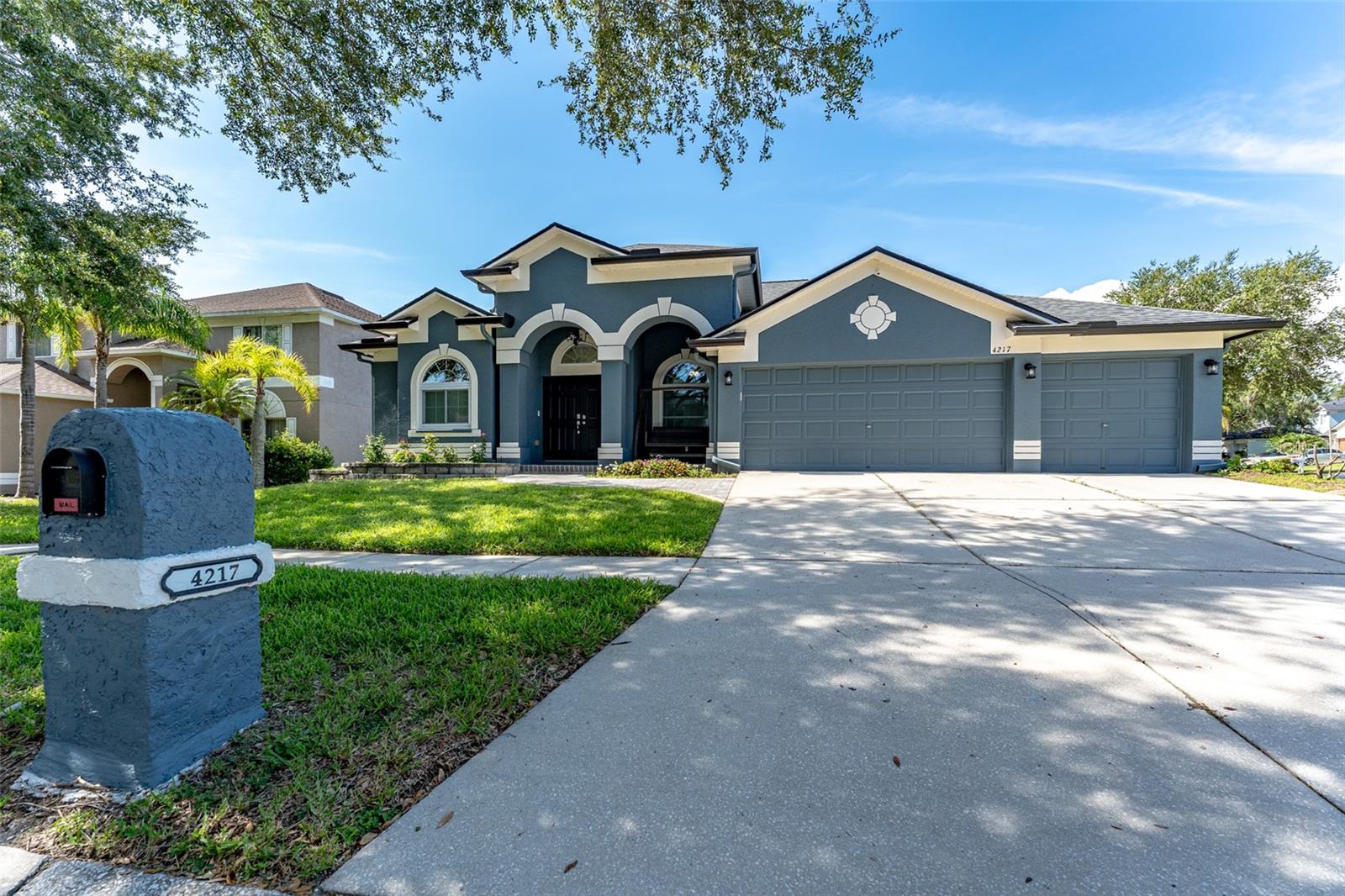 Listing photo id 11 for 4217 Balington Drive