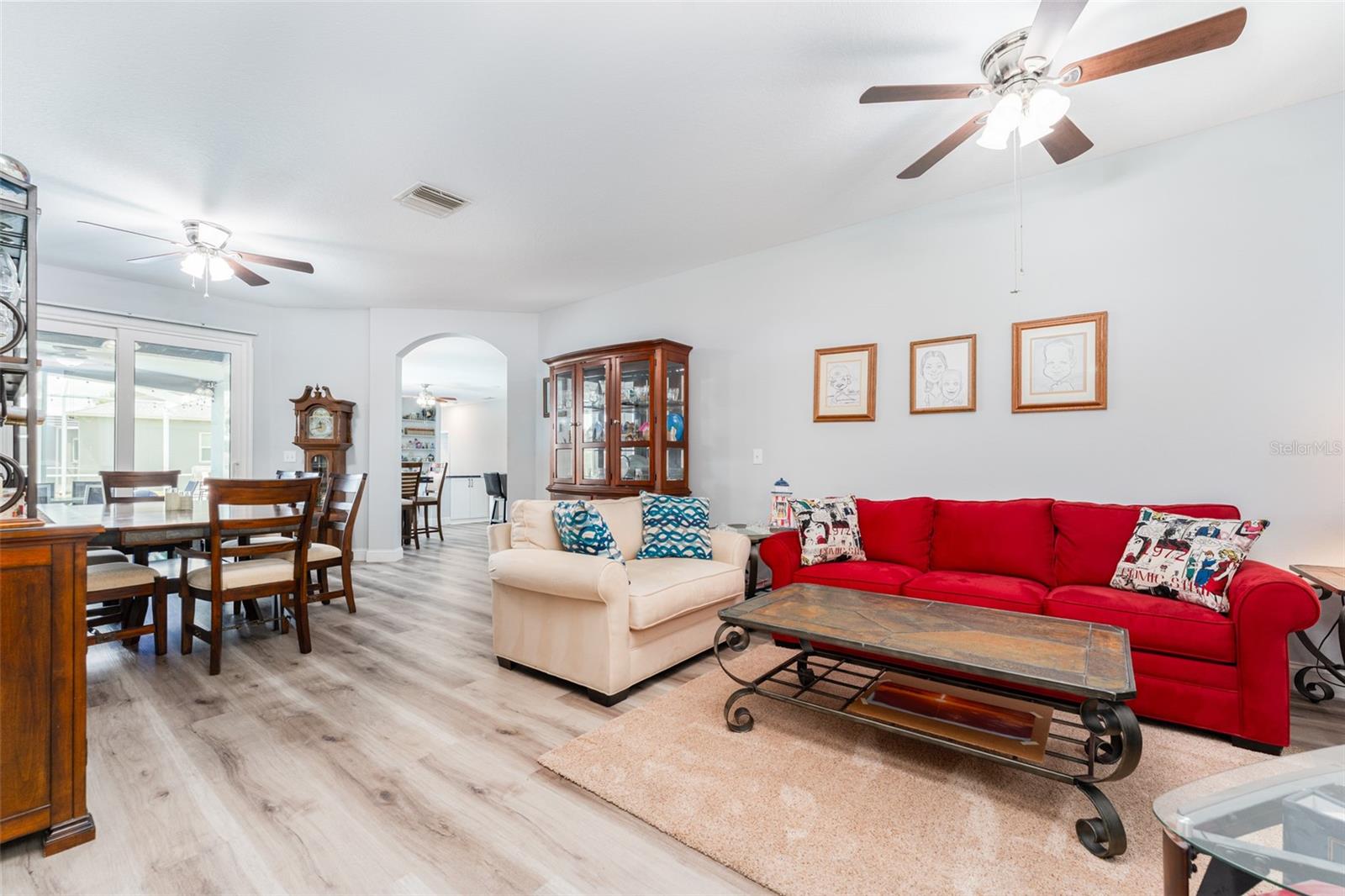 Listing photo id 17 for 4217 Balington Drive