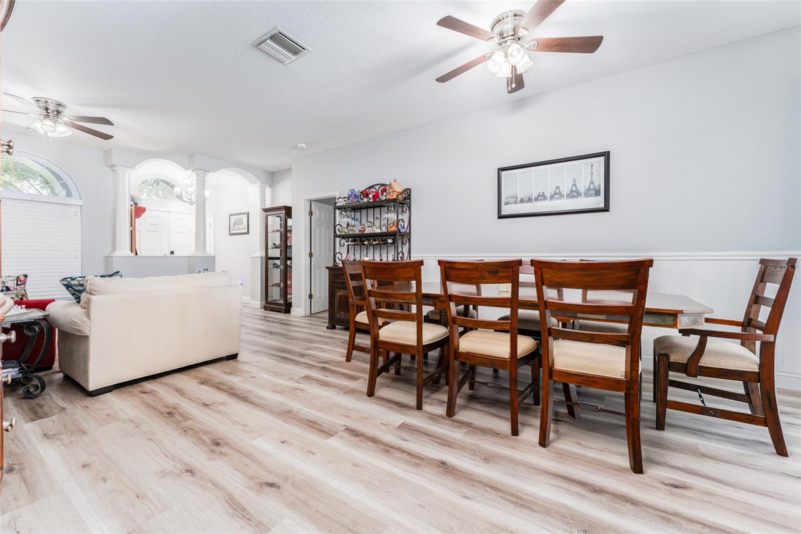 Listing photo id 0 for 4217 Balington Drive