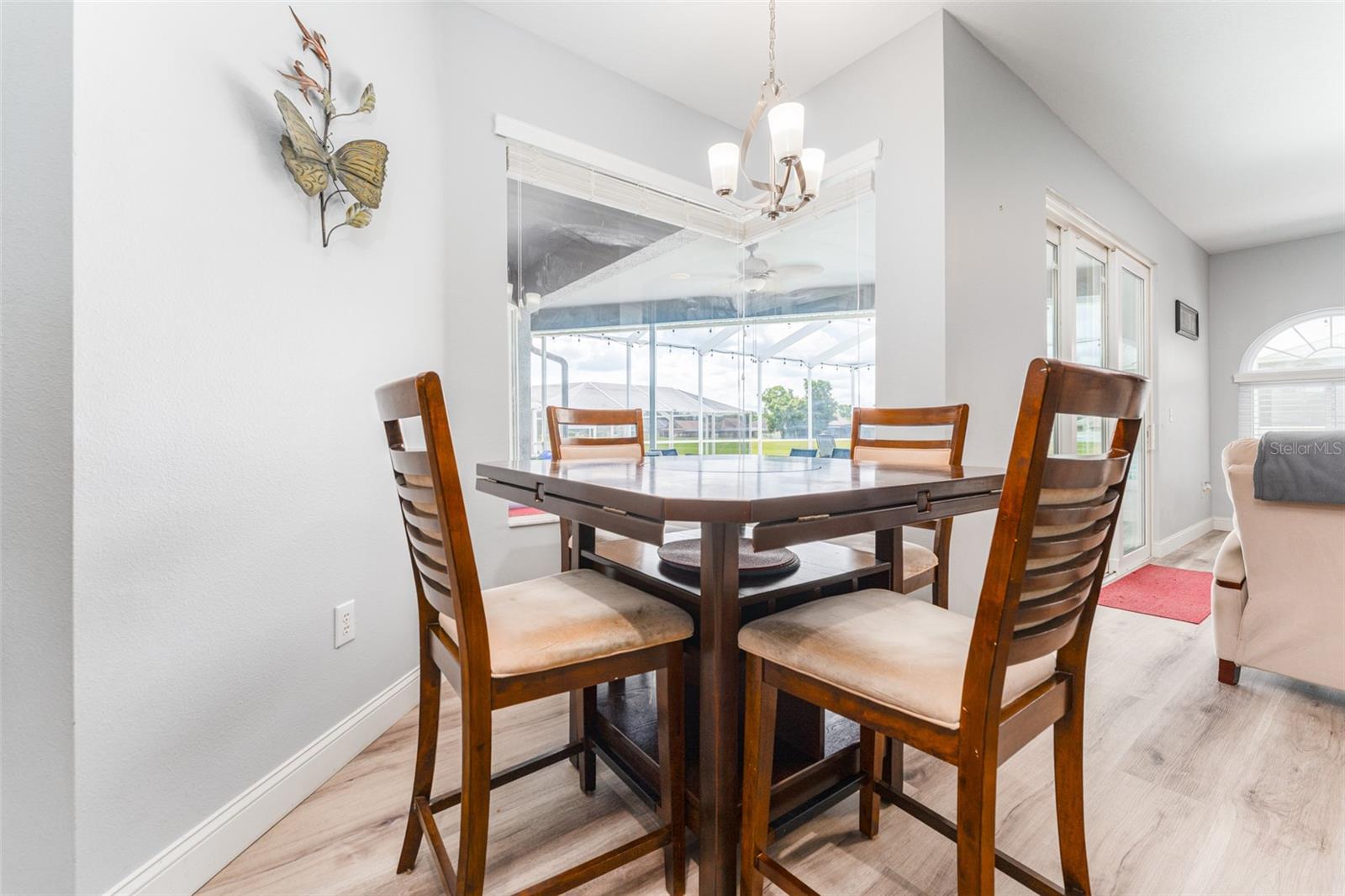 Listing photo id 25 for 4217 Balington Drive