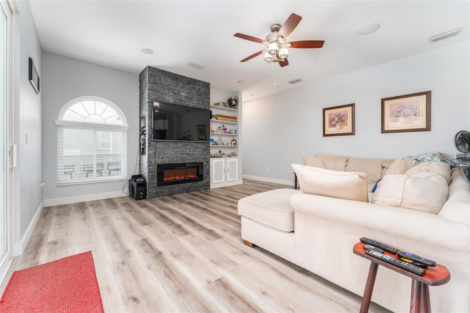 Listing photo id 27 for 4217 Balington Drive