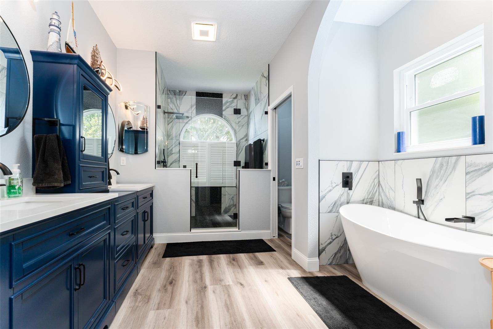 Listing photo id 33 for 4217 Balington Drive