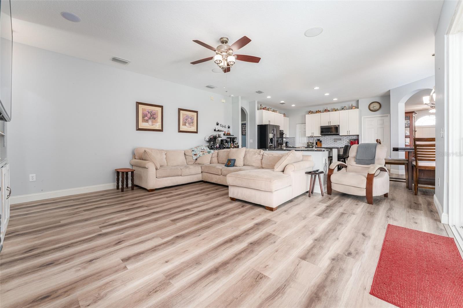 Listing photo id 2 for 4217 Balington Drive