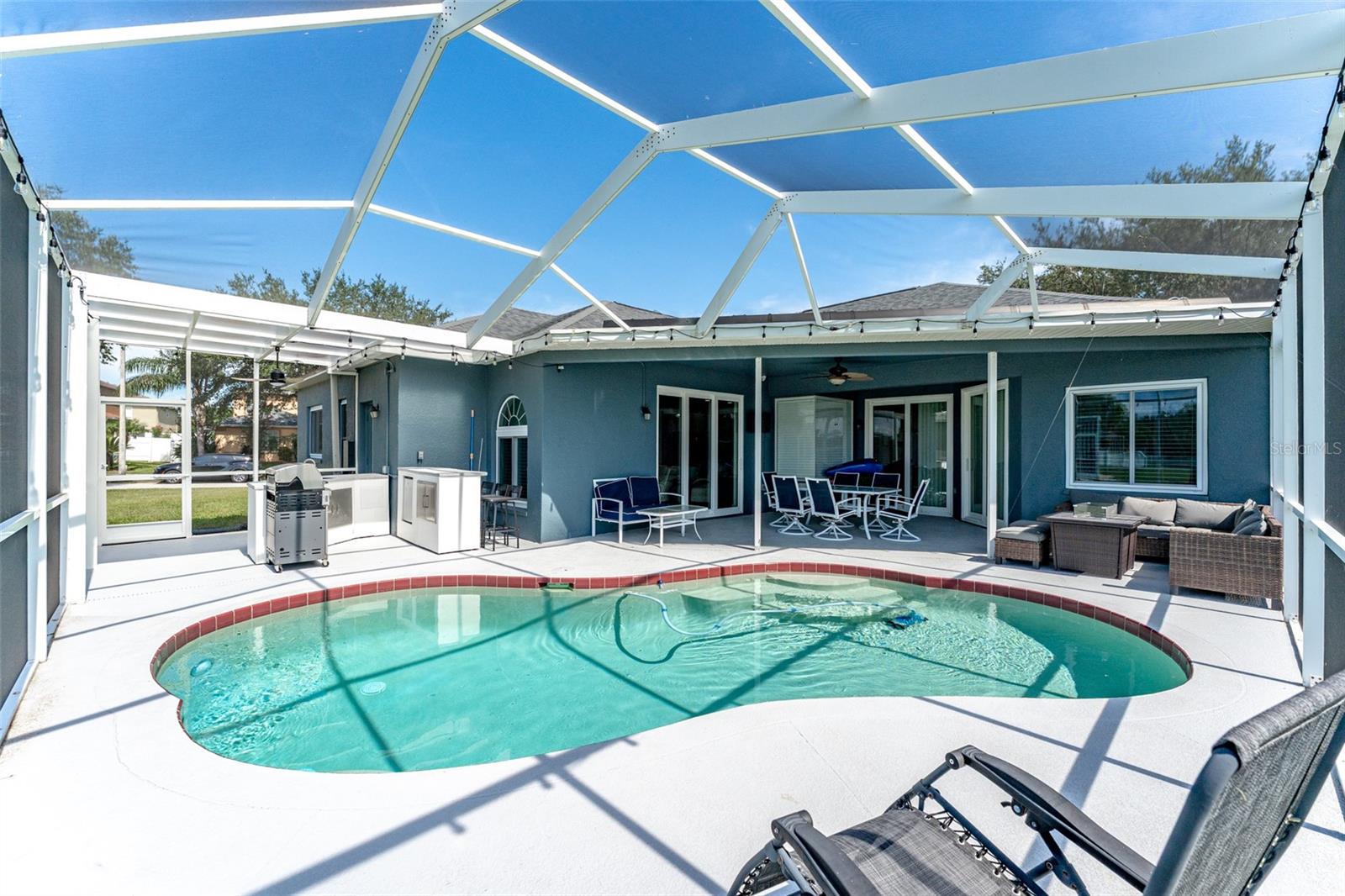 Listing photo id 3 for 4217 Balington Drive