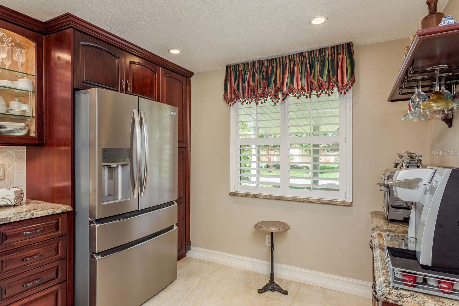 Listing photo id 9 for 723 Merlins Court