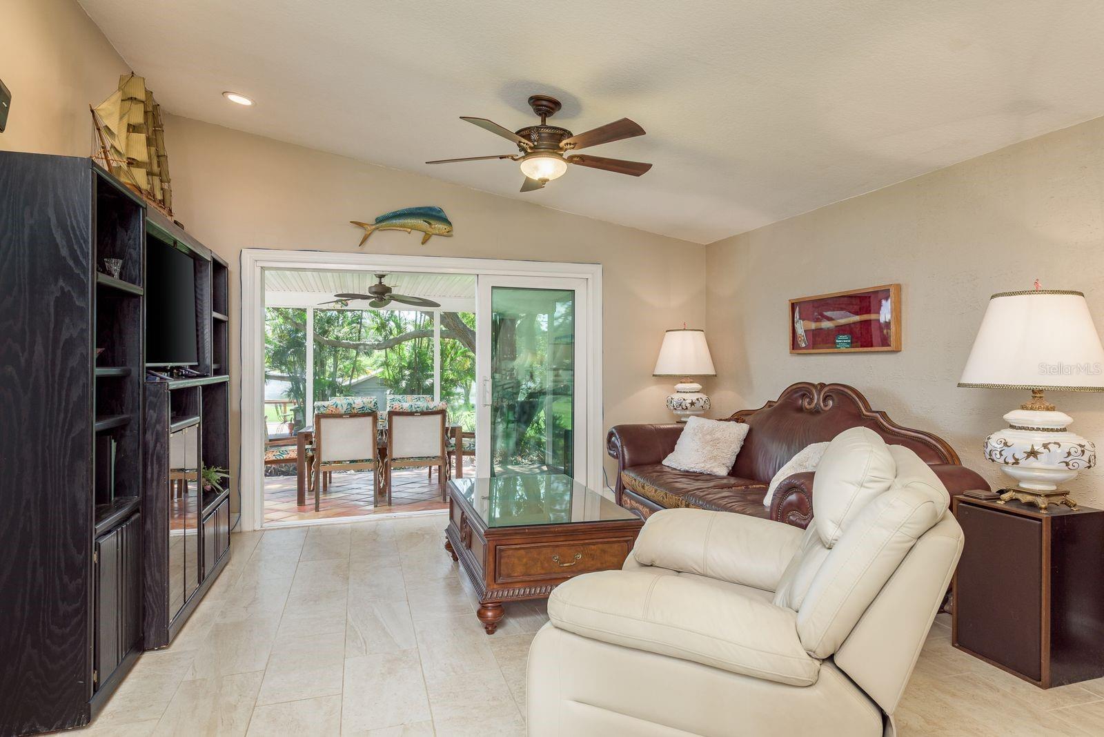 Listing photo id 15 for 723 Merlins Court