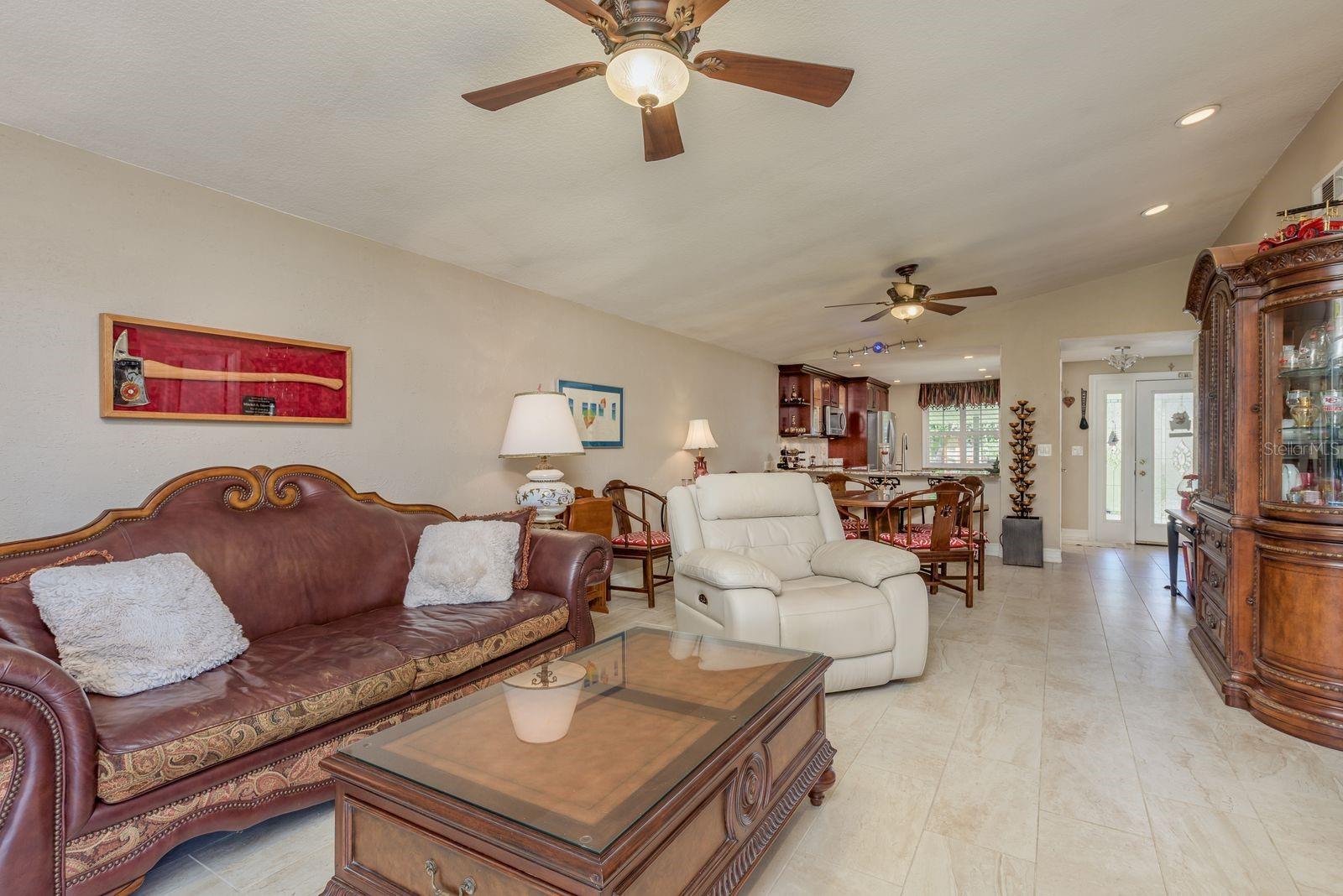 Listing photo id 17 for 723 Merlins Court