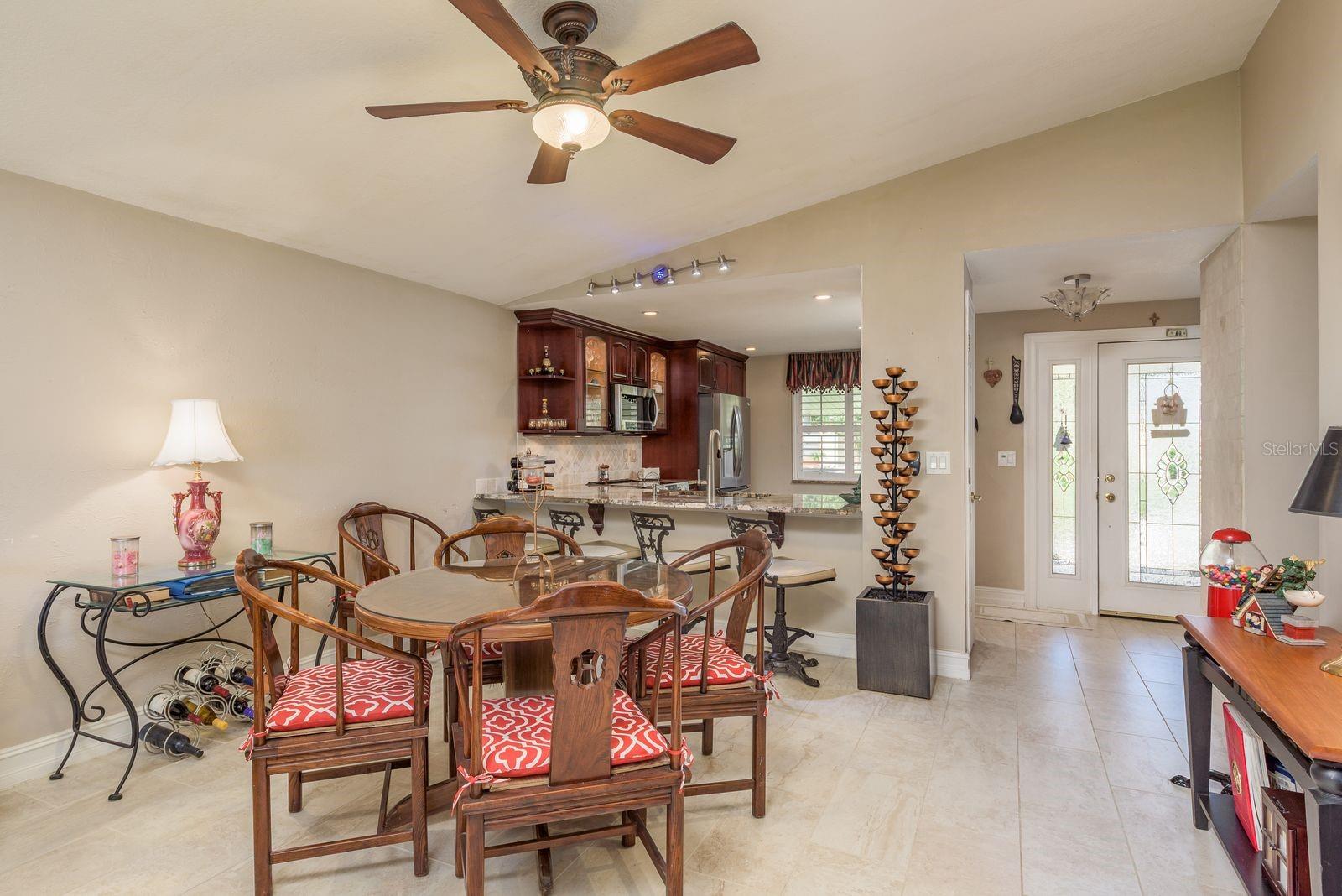 Listing photo id 18 for 723 Merlins Court